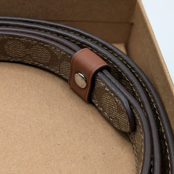 Coach Small Pet Collar & Leash Set in Silver & Khaki Saddle Signature Canvas - Picture 4 of 7